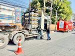 ดำเนินการตรวจสอบตามข้อร้องเรียนกรณีรถบรรทุก บรรทุกดินตกหล่น