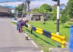 ดำเนินการทาสีราวสะพานบริเวณชุมชนบ้านล่าง และทาสีราวเหล็กบริเ