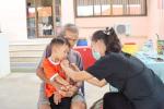 ให้บริการฉีดวัคซีนป้องกันโรคไข้หวัดใหญ่แก่เด็กๆ ศูนย์พัฒนาเด