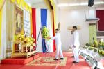 เข้าร่วมกิจกรรมพิธีทำบุญตักบาตรถวายพระราชกุศล และพิธีวางพวงม