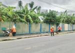ดำเนินการตัดหญ้า เก็บกวาดขยะ ถนนภายในเขตเทศบาลตำบลพานทอง