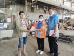 ดำเนินการพ่นสารเคมีกำจัดยุงลายชนิดละอองฝอย และมอบทรายอะเบท ก